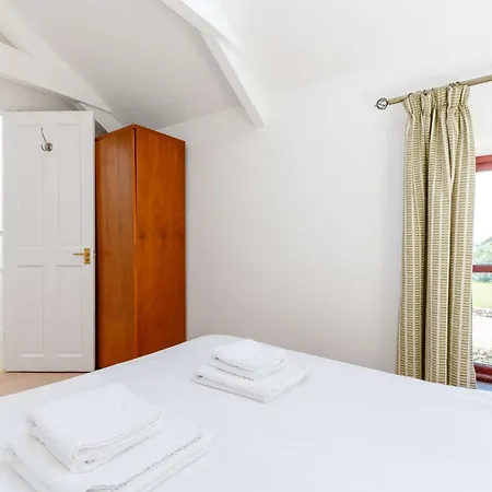 Holiday home 3 Bed In Praa Sands 36257 *